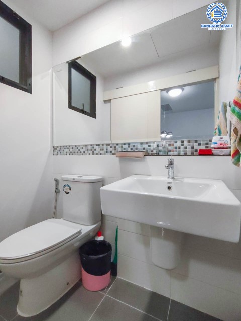 *****ทาวน์โฮม 3 ชั้นมือสอง ม.บ้านกลางเมือง ราชพฤกษ์-รัตนาธิเบศร์ บ้านสวยพร้อมเข้าอยู่ เนื้อที่ 19.1 ตร.ว. ฟังก์ชัน 3 ห้องนอน 3 ห้องน้ำ 2 ที่จอดรถ แถมฟรี !! เครื่องปรับอากาศ 3 เครื่อง, เครื่องทำน้ำอุ่น 2 เครื่อง เชื่อมต่อทั้งถนนงามวงศ์วาน, ถนนรัตนาธิเบศร์, รถไฟฟ้าสายสีม่วง "สถานีบางรักใหญ่"